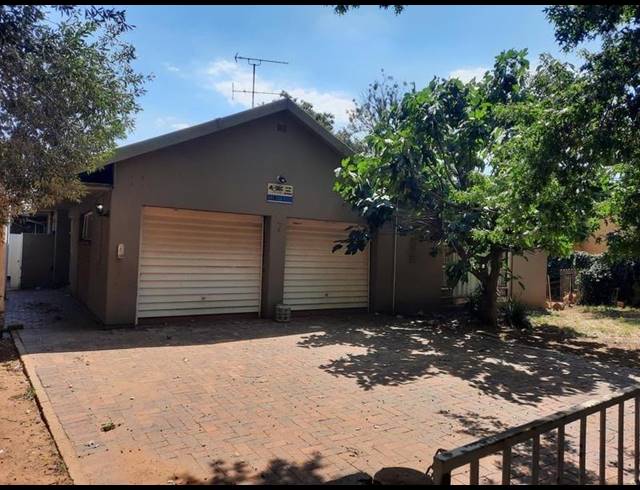 3 BEDROOM HOUSE FOR SALE IN VANDERBIJLPARK SE 7